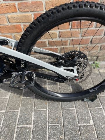 Used YT Industries Capra Shred 2021 2021 Mountainbike, White, 27.5 — image 8 of 11