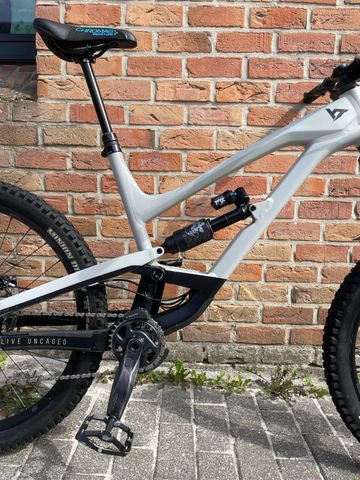 Used YT Industries Capra Shred 2021 2021 Mountainbike, White, 27.5 — image 2 of 11