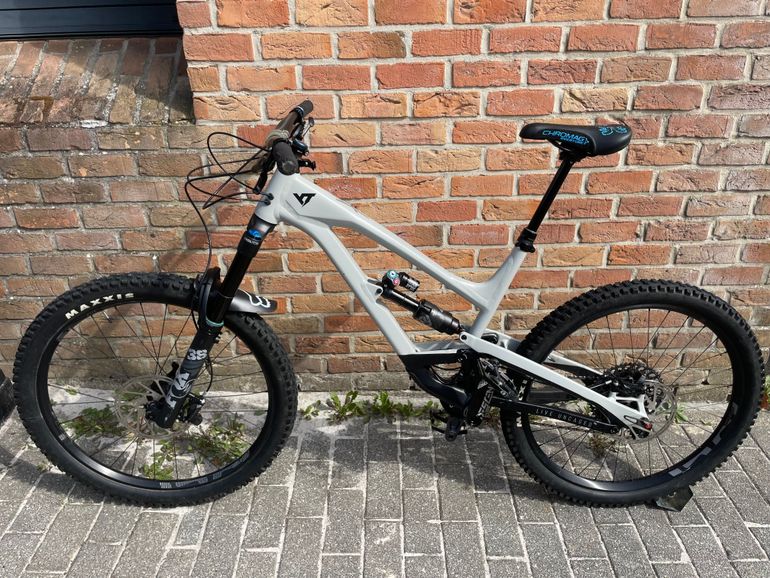 Used YT Industries Capra Shred 2021 2021 Mountainbike, White, 27.5 — image 7 of 11