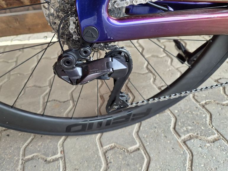 Použité Canyon Aeroad CFR Di2 2024 2024 Road & Gravel — obrázek 3 z 6