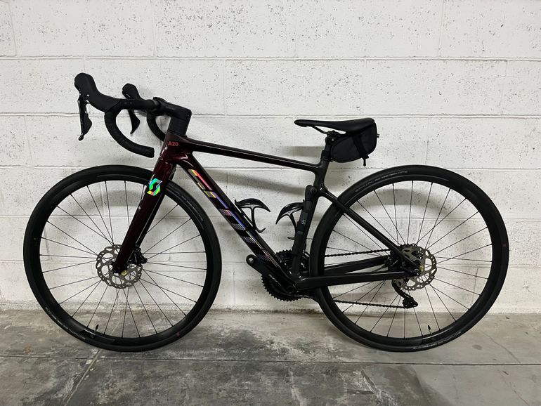 Scott Addict 30 2022 2022 Road & Gravel usato, Rosso — immagine 2 di 10