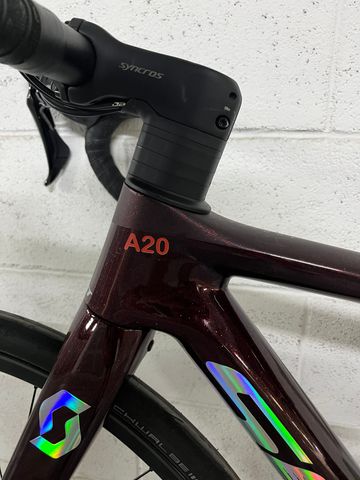Scott Addict 30 2022 2022 Road & Gravel usato, Rosso — immagine 3 di 10