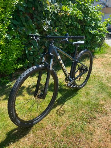 Używany Trek Marlin 7 Gen 2 2023 2023 Mountainbike — zdjęcie 2 z 4