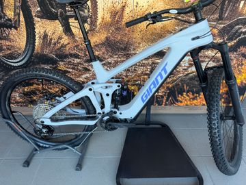 Gebrauchtes Giant Reign Advanced E+ 2 2026 2026 Mountainbike, Hellgrau, 27.5 — Bild 1 von 13