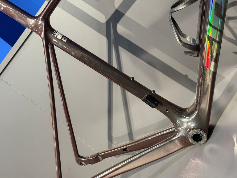 Używany Giant TCR Advanced SL 0 Red 2025 Frameset 2025 Road & Gravel — zdjęcie 3 z 14