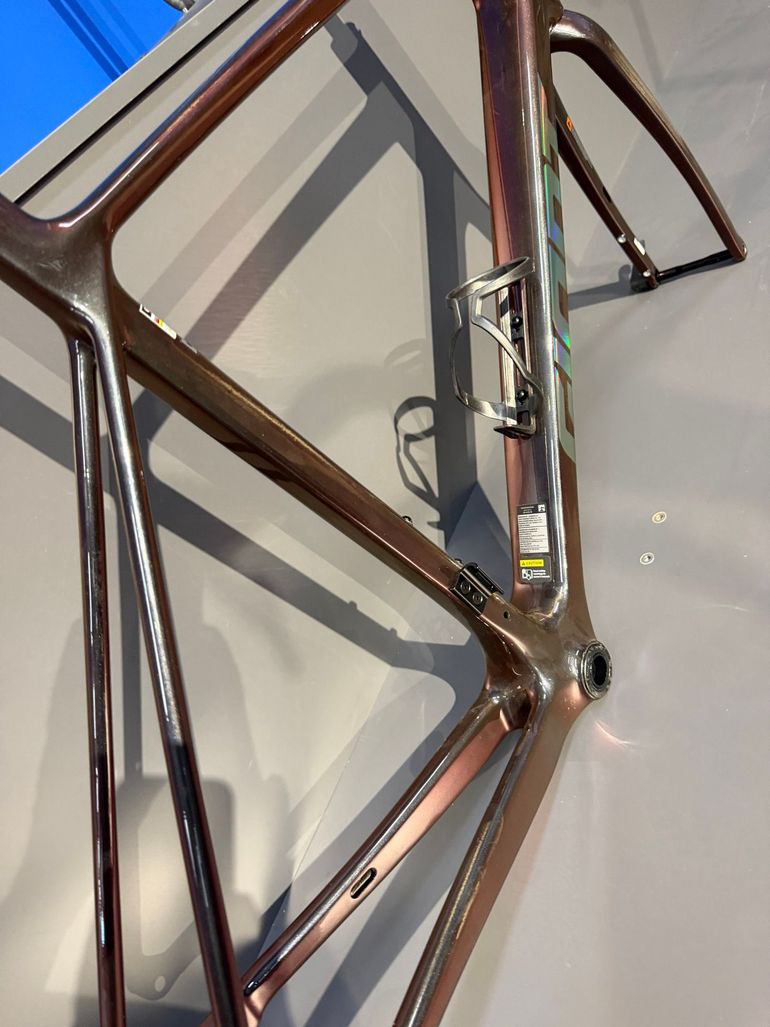 Używany Giant TCR Advanced SL 0 Red 2025 Frameset 2025 Road & Gravel — zdjęcie 9 z 14