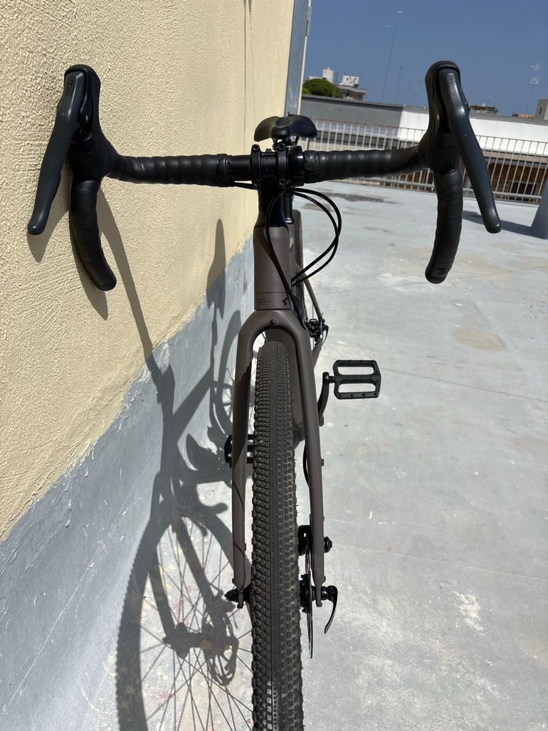 CUBE NUROAD, ONE 2025 2025 Road & Gravel usato, Grigio chiaro — immagine 4 di 7