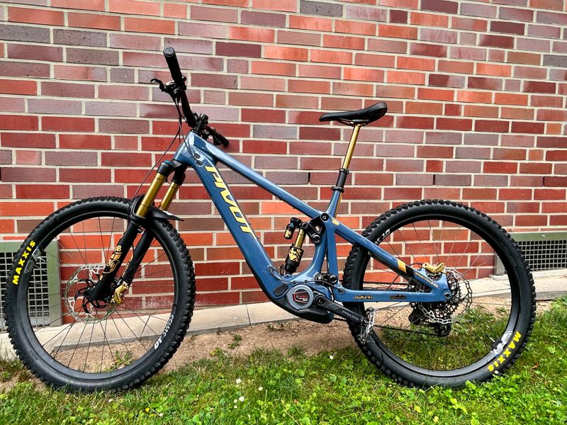 Used Pivot Shuttle LT Pro X0 Eagle Transmission 2025 2025 MTB