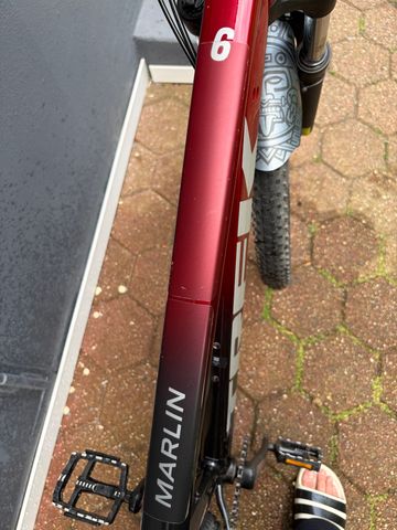 Used Trek Marlin 6 2022 2022 Mountainbike, Red, 27.5, 29 — image 11 of 16