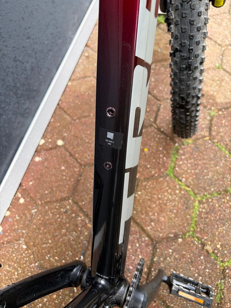 Used Trek Marlin 6 2022 2022 Mountainbike, Red, 27.5, 29 — image 12 of 16