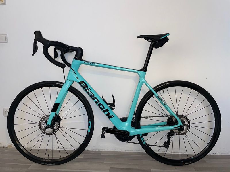 Used Bianchi Infinito XE - 105 Di2 2022 2022 Road & Gravel