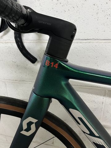 Scott Addict 20 2022 2022 Road & Gravel usato, Verde — immagine 3 di 12