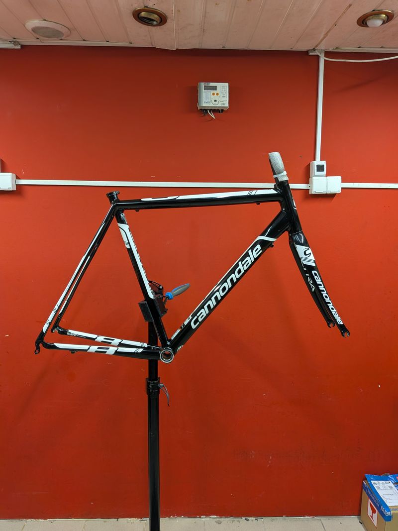 Gebrauchtes Cannondale CAAD 8 Frameset Frameset 2015 Road & Gravel