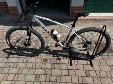 Used Olympia Drake SRAM X9 2025 Mountainbike, Light Gray — image 2 of 6