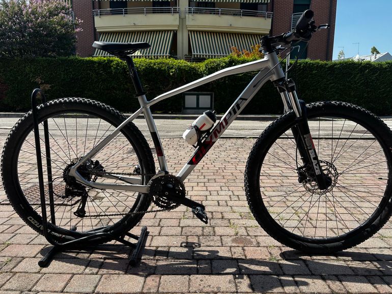 Used Olympia Drake SRAM X9 2025 Mountainbike, Light Gray — image 1 of 6