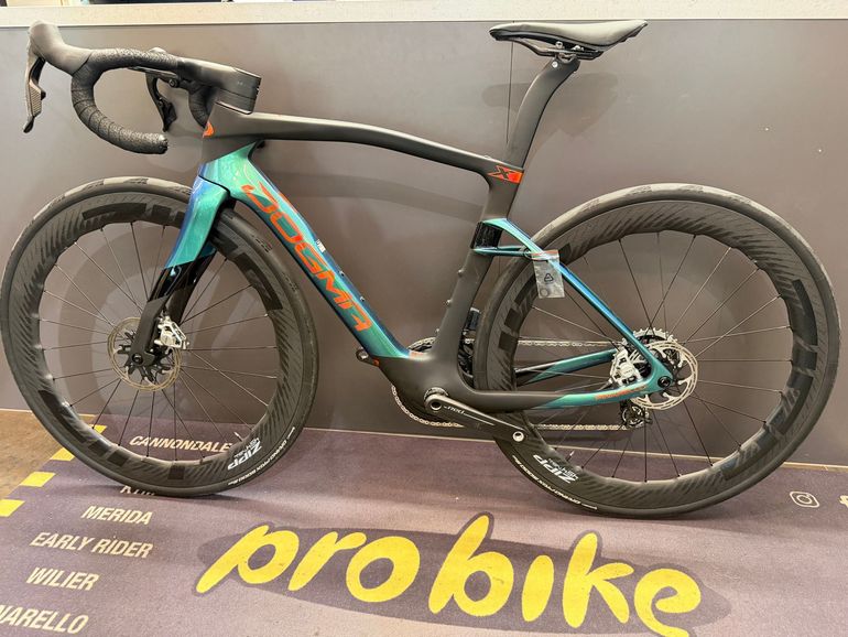 Used Pinarello Dogma X SRAM Red eTap AXS 2027 Road & Gravel, Black — image 5 of 6