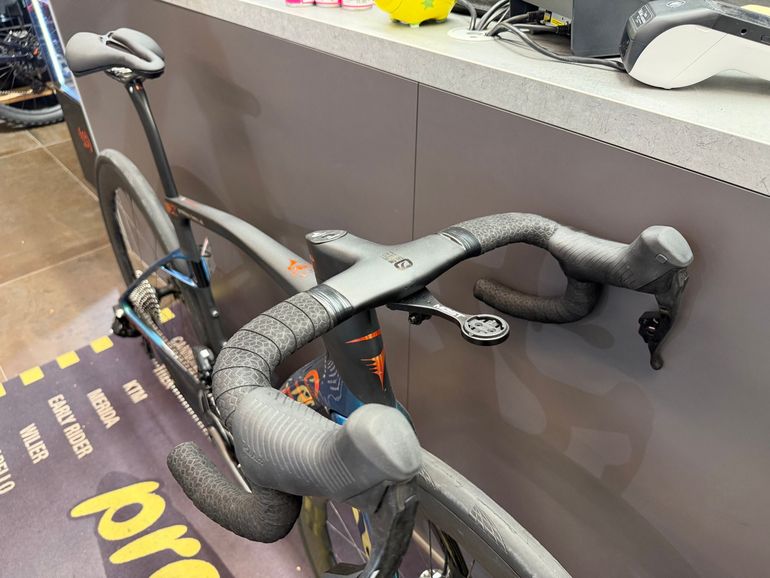 Used Pinarello Dogma X SRAM Red eTap AXS 2027 Road & Gravel, Black — image 3 of 6