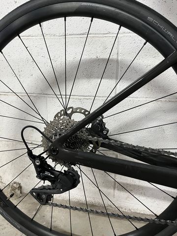 Scott Addict 30 2023 2023 Road & Gravel usato, Nero — immagine 9 di 10