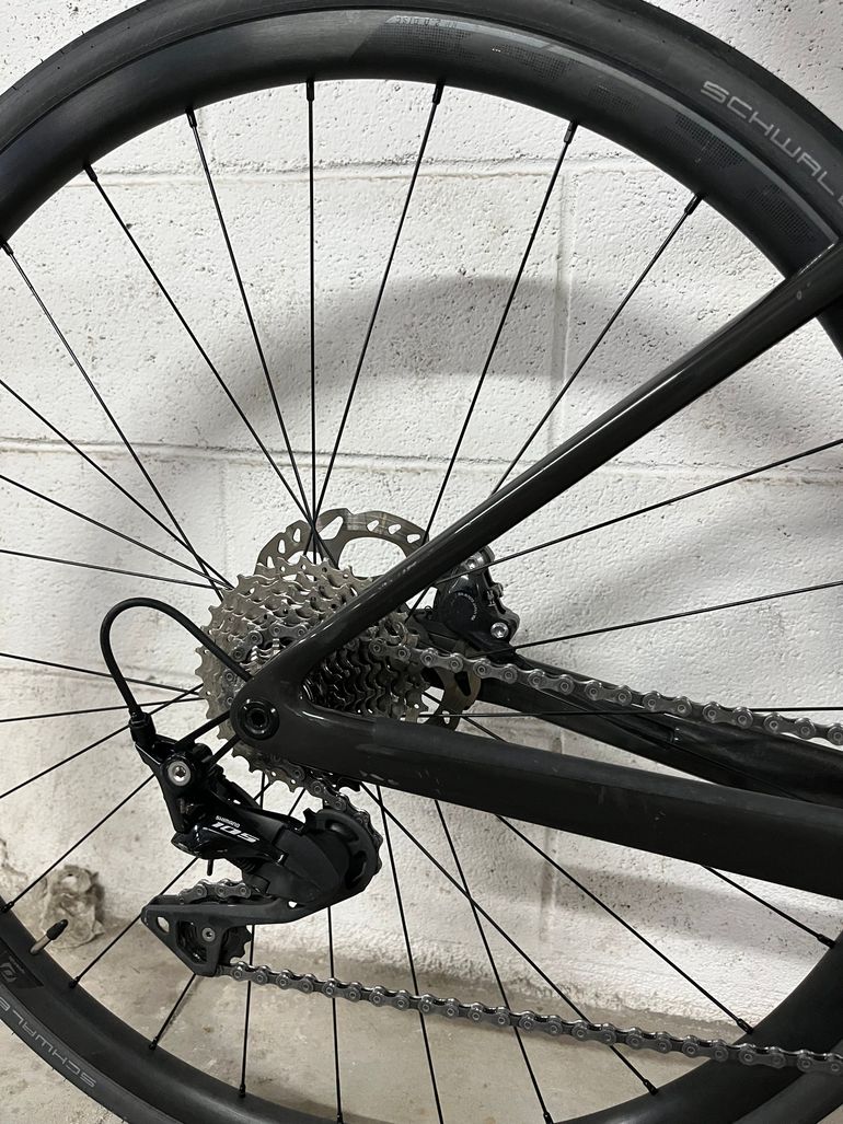 Scott Addict 30 2023 2023 Road & Gravel usato, Nero — immagine 9 di 10