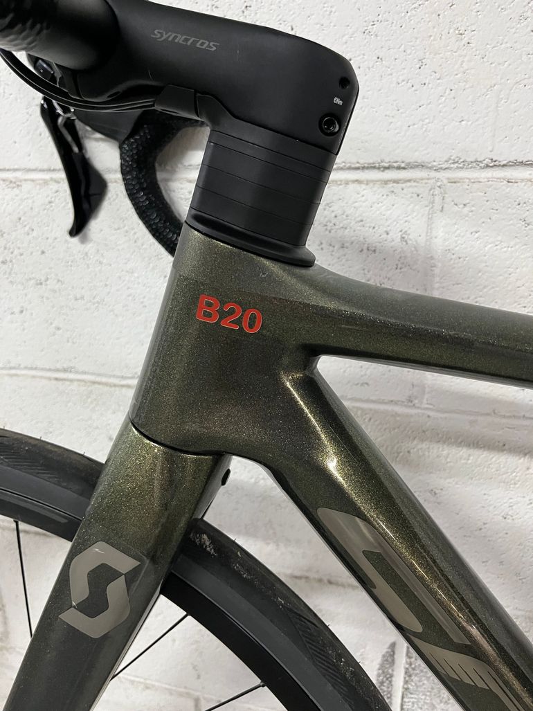 Scott Addict 30 2023 2023 Road & Gravel usato, Nero — immagine 3 di 10