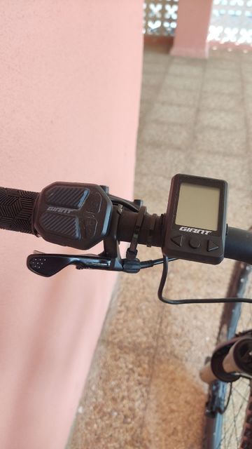 Used Giant Stance SRAM SX Eagle 2021 Mountainbike, White — image 7 of 8