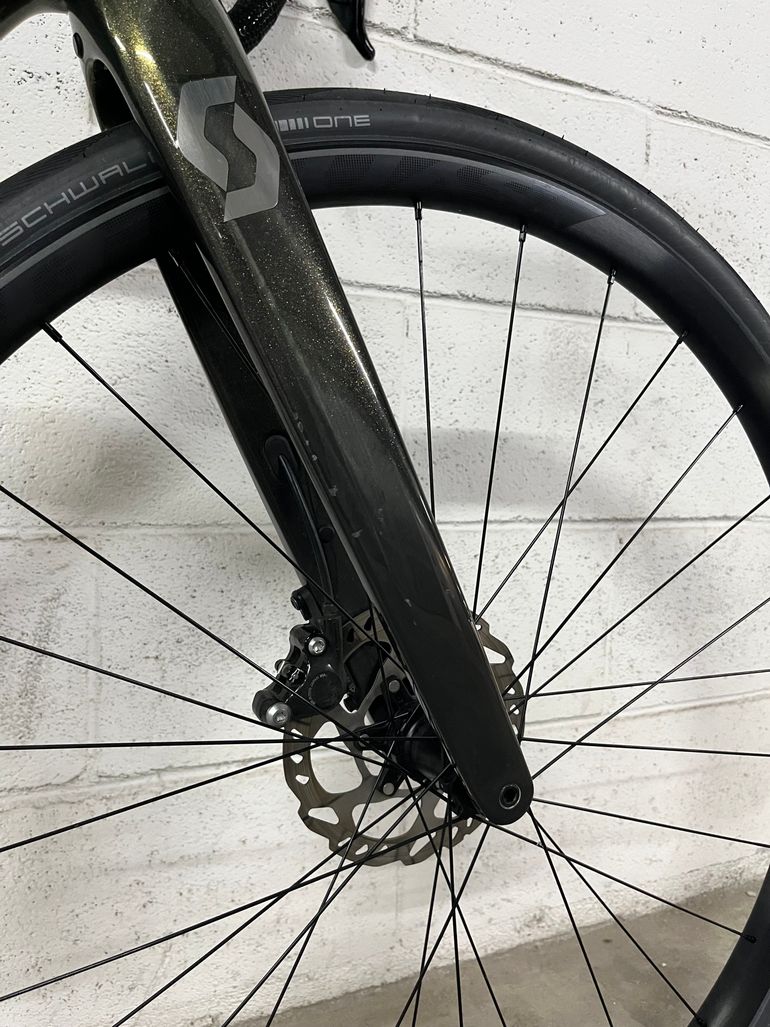 Scott Addict 30 2023 2023 Road & Gravel usato, Nero — immagine 7 di 11