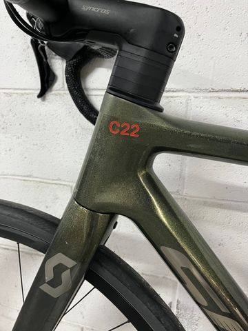 Scott Addict 30 2023 2023 Road & Gravel usato, Nero — immagine 3 di 11