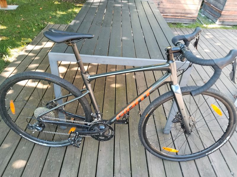 Used Giant Revolt 2 2024 2024 Road & Gravel