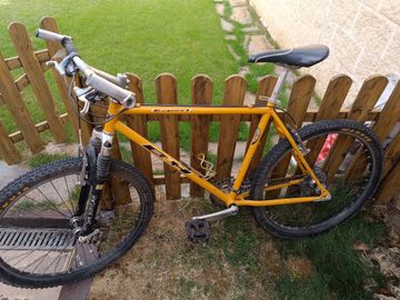Used BH Expert 1999 Mountainbike, Orange — image 2 of 4