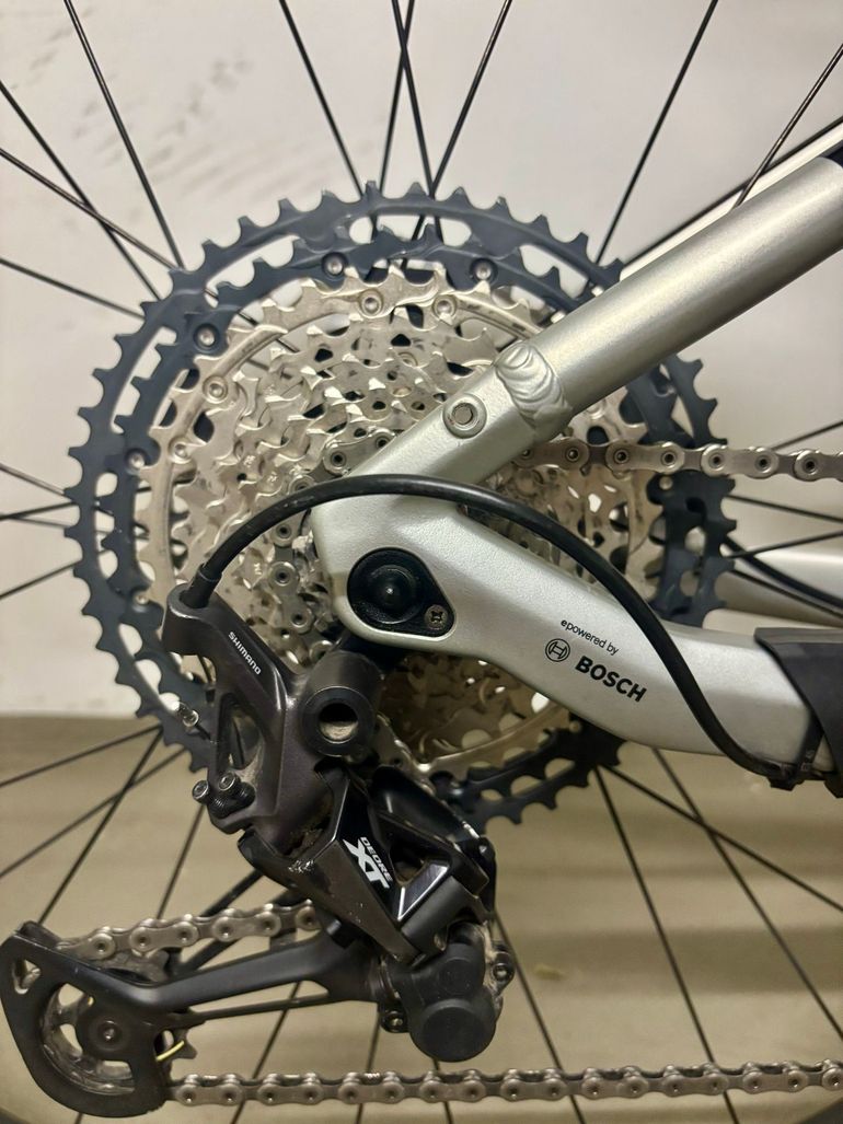 Cube Reaction Hybrid 750 slx 2023 Mountainbike usato, Grigio chiaro — immagine 3 di 7