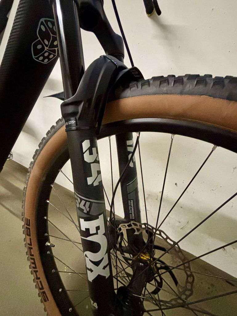 Cube Reaction Hybrid 750 slx 2023 Mountainbike usato, Grigio chiaro — immagine 2 di 7