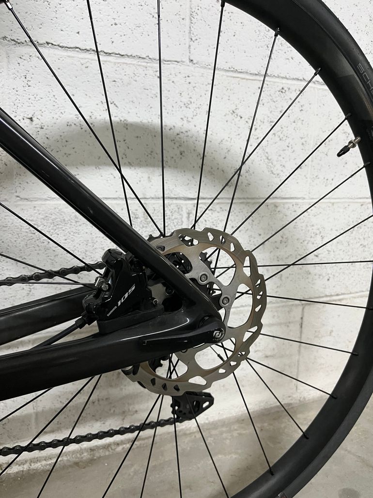 Scott Addict 30 2023 2023 Road & Gravel usato, Nero — immagine 7 di 9