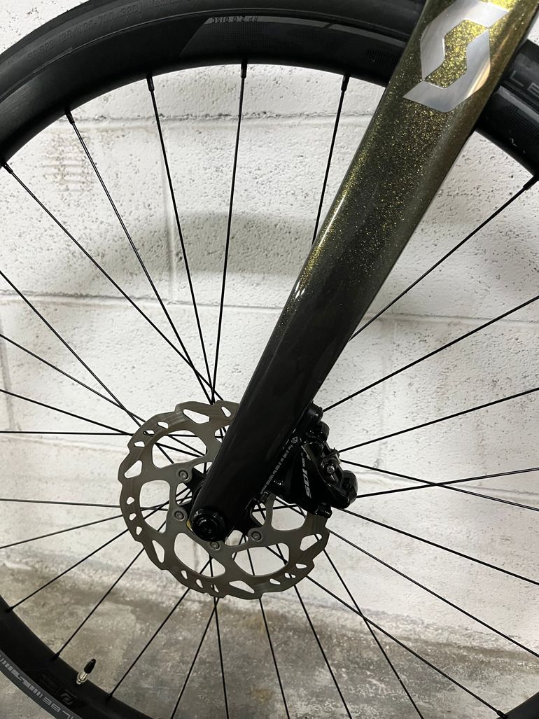 Scott Addict 30 2023 2023 Road & Gravel usato, Nero — immagine 5 di 9
