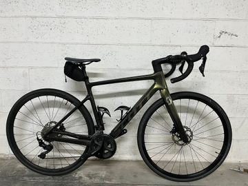 Scott Addict 30 2023 2023 Road & Gravel usato, Nero — immagine 1 di 9