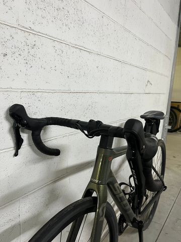 Scott Addict 30 2023 2023 Road & Gravel usato, Nero — immagine 3 di 9