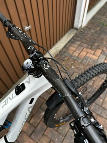 Used Orbea RALLON M-LTD 2018 2018 Mountainbike, White — image 5 of 8