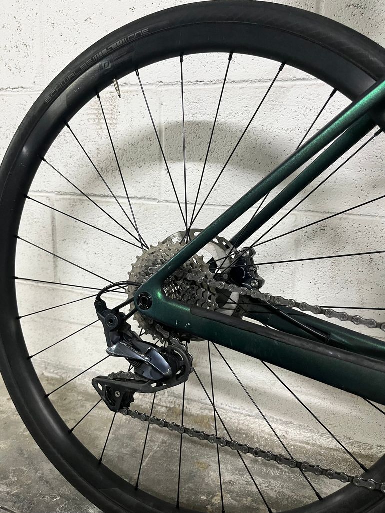 Scott Addict 20 2022 2022 Road & Gravel usato, Verde — immagine 9 di 10