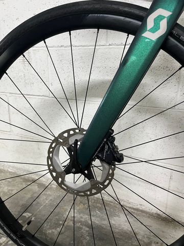 Scott Addict 20 2022 2022 Road & Gravel usato, Verde — immagine 6 di 10
