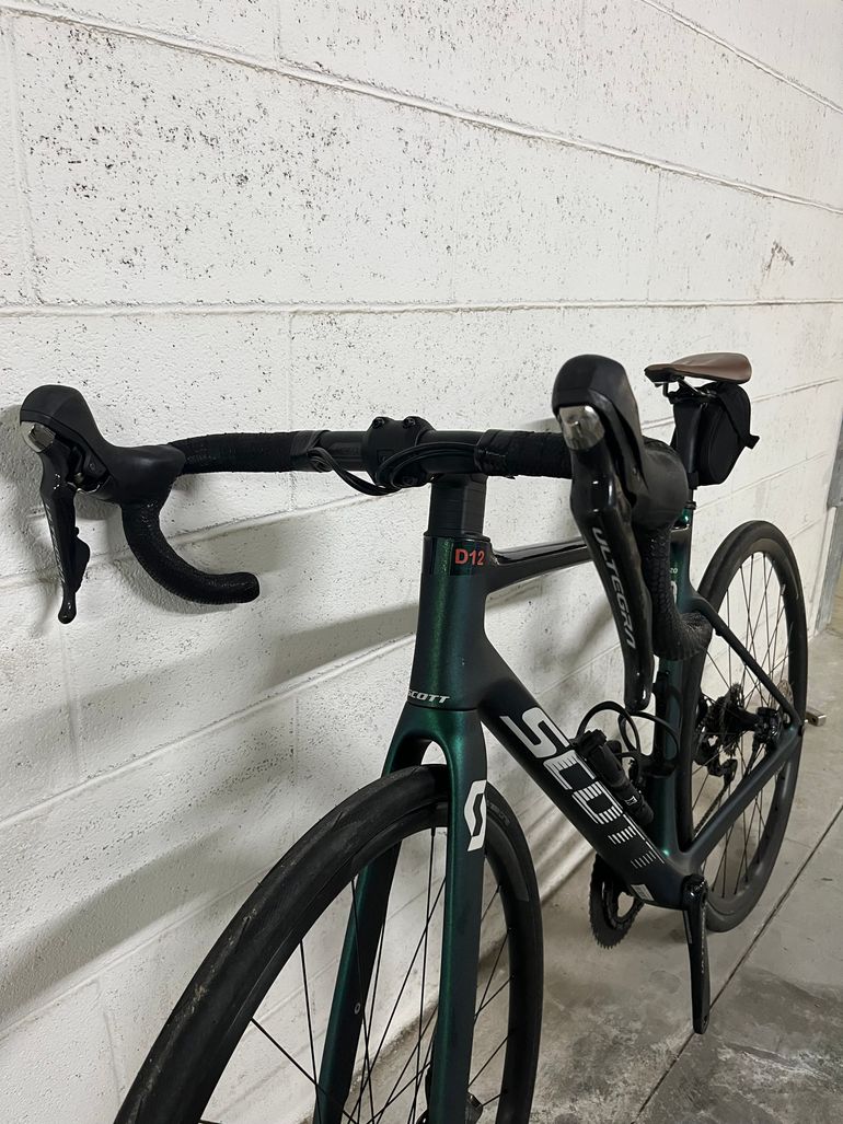 Scott Addict 20 2022 2022 Road & Gravel usato, Verde — immagine 2 di 10
