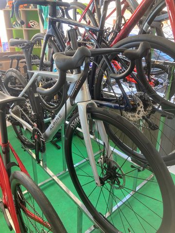 Used Lapierre Xelius SRAM Red eTap AXS 2025 Road & Gravel, Light Gray — image 4 of 5