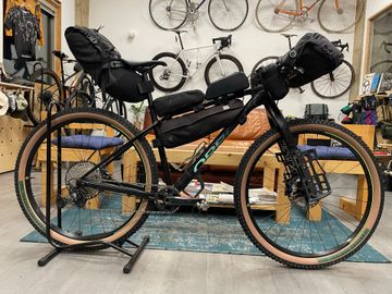 Used Orbea ALMA H10 EAGLE 2021 + bolsas Bikepacking 2021 Mountainbike, Black, 29 — image 1 of 6