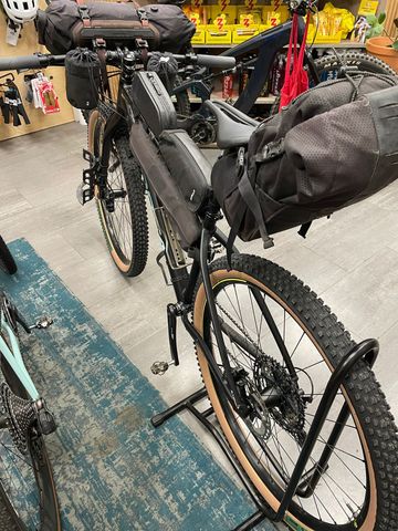 Used Orbea ALMA H10 EAGLE 2021 + bolsas Bikepacking 2021 Mountainbike, Black, 29 — image 5 of 6