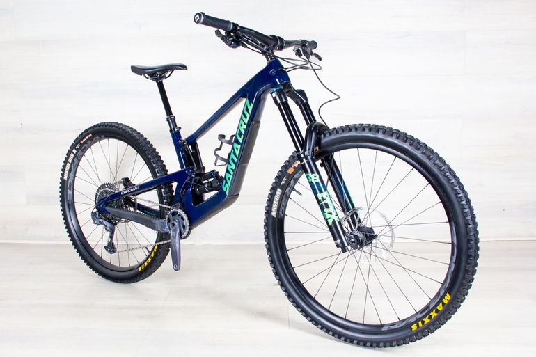 Used Santa Cruz Megatower C 2023 Mountainbike, Blue — image 4 of 16