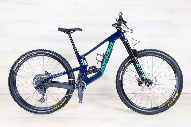 Used Santa Cruz Megatower C 2023 Mountainbike, Blue — image 2 of 16