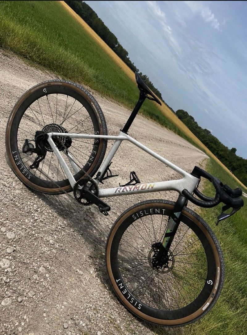 Używany Raymon soreno Custom SRAM Force eTap AXS 2026 Road & Gravel