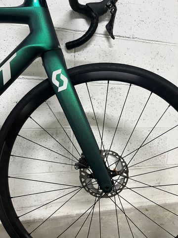 Scott Addict 20 2022 2022 Road & Gravel usato, Verde — immagine 6 di 9