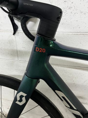 Scott Addict 20 2022 2022 Road & Gravel usato, Verde — immagine 4 di 9