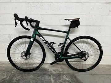 Scott Addict 20 2022 2022 Road & Gravel usato, Verde — immagine 2 di 9