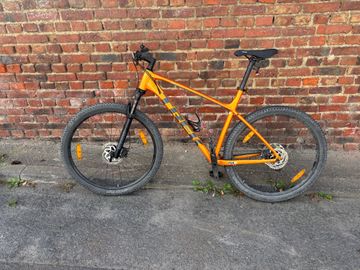 Used Trek X-Caliber 7 2021 2021 Mountainbike, Orange, 29 — image 1 of 21