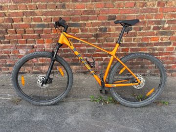 Used Trek X-Caliber 7 2021 2021 Mountainbike, Orange, 29 — image 2 of 21